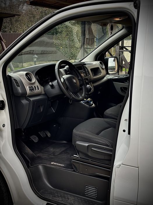 Renault Trafic 3 2016 року Пасажир 9 місць