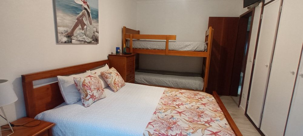 CASA dos BARCOS Alojamento centro Nazaré c garagem - perto Mini-preço