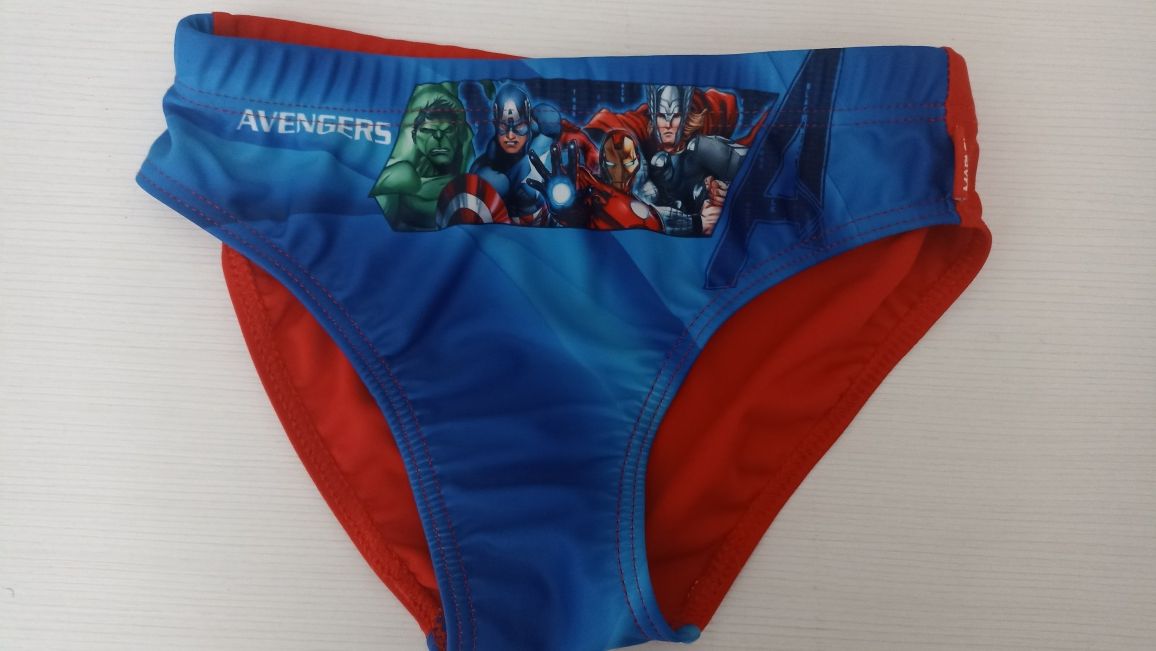 Fato banho dos Avengers tamanho 6, só 2€