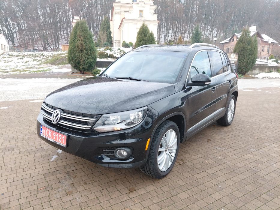 Продаю tiguan 2012 р машина обслужена автомат