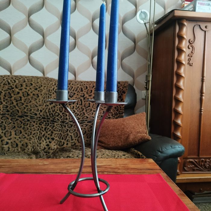 Metalowy świecznik rękodzieło