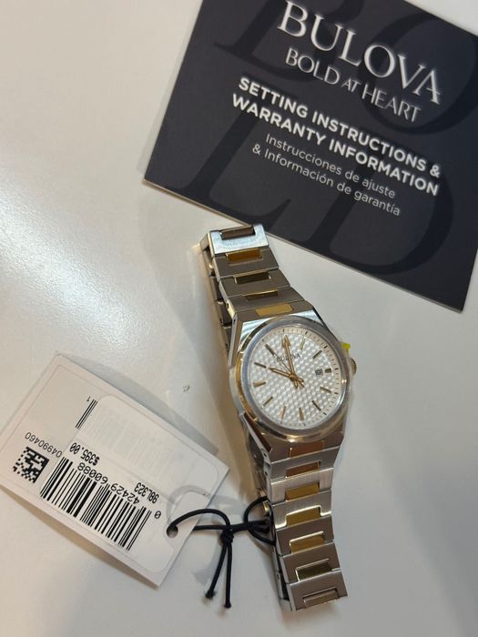 Bulova 98L323 -ніжний two-tone. Перламутр, 29 мм. Оригінал! Розпродаж!
