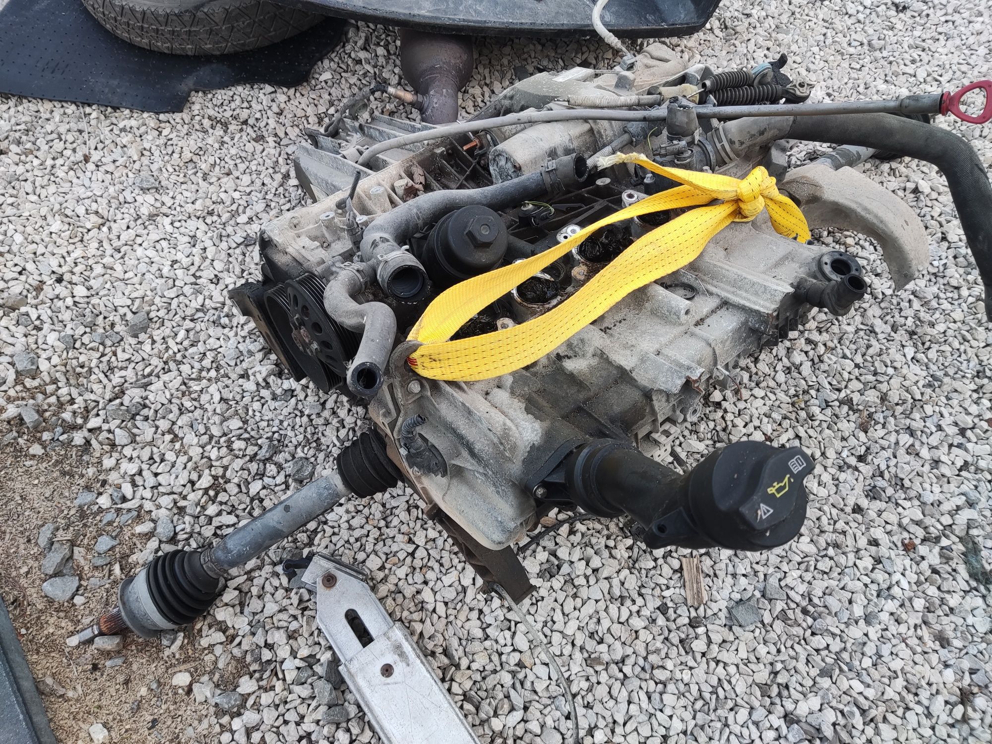 Silnik słupek Mercedes a b klasa w169 w245 1.5 benzyna 95KM