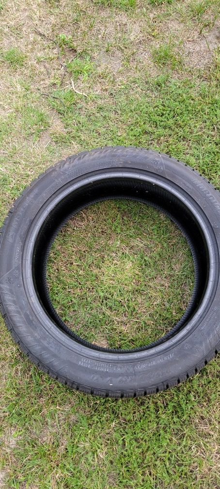 Opony zimowe 235/50R19