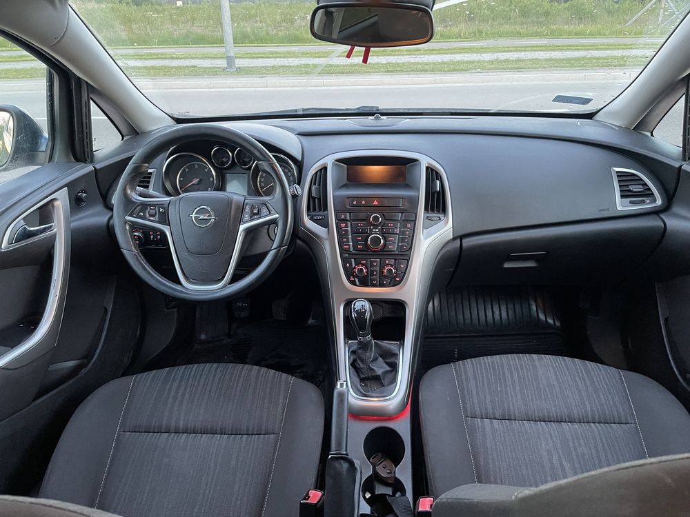 Opel astra J 1.7cdti 110km