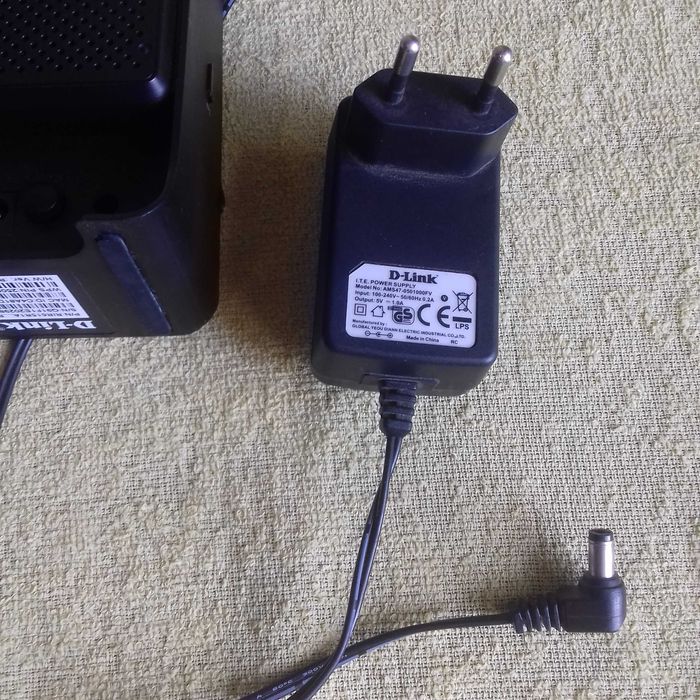 Роутер D-Link DIR-615 + блок питания 12В, на запчасти.