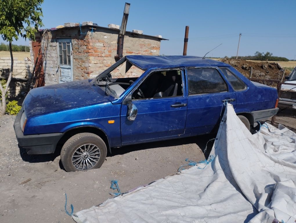 Продам на запчасти  ваз 2199
