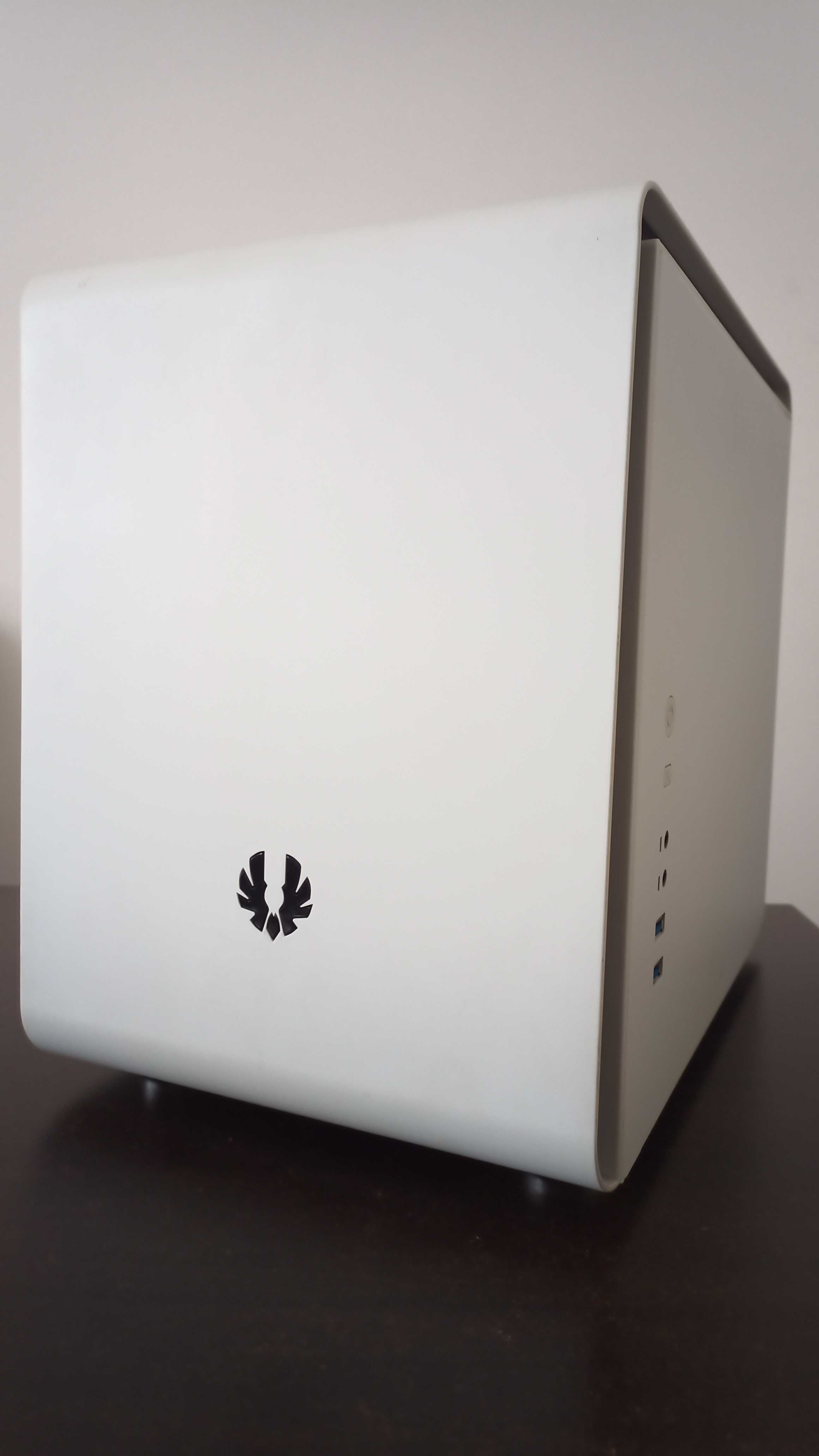 Computador Gaming BitFenix i5|16GB|M2 256GB|HD 640GB|GTX 1070