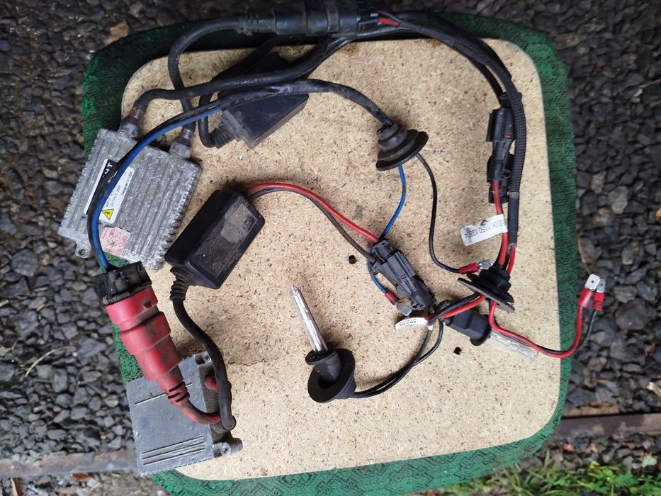 Ксенон лед лампи