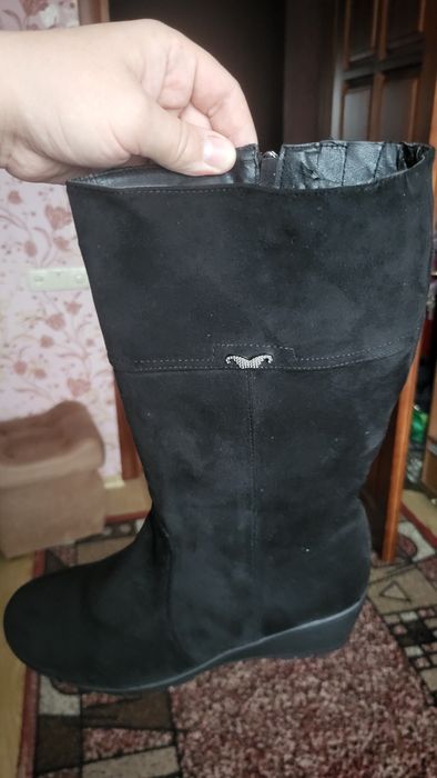 Сапожки замшеві нові