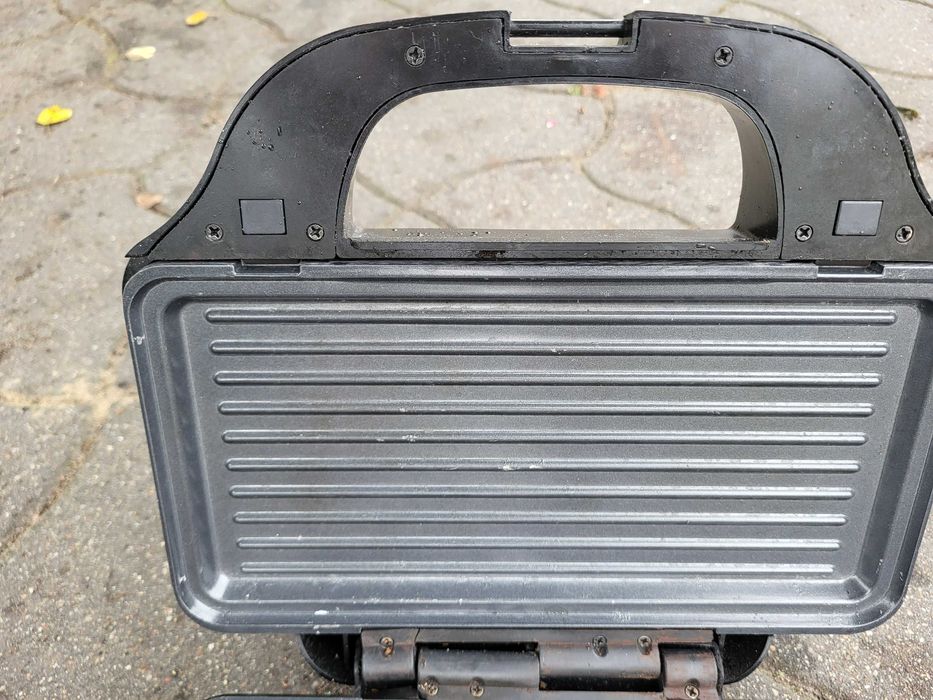 Opiekacz toster gofrownica z wymiennymi wkładami RAVEN ES006X