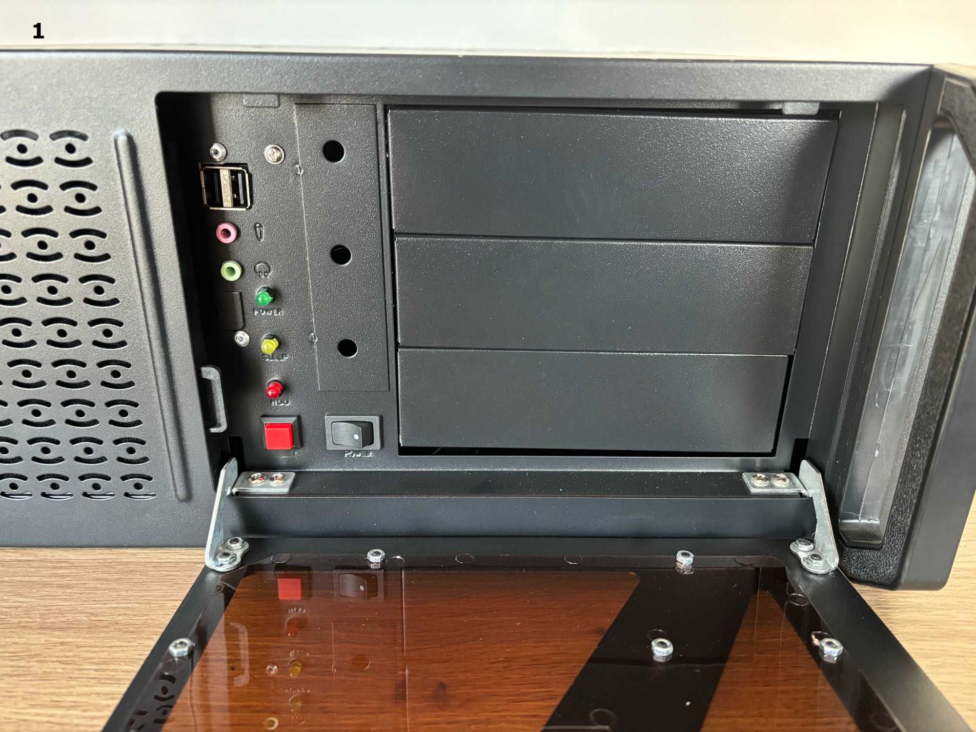 Komputer w obudowie rack 4U