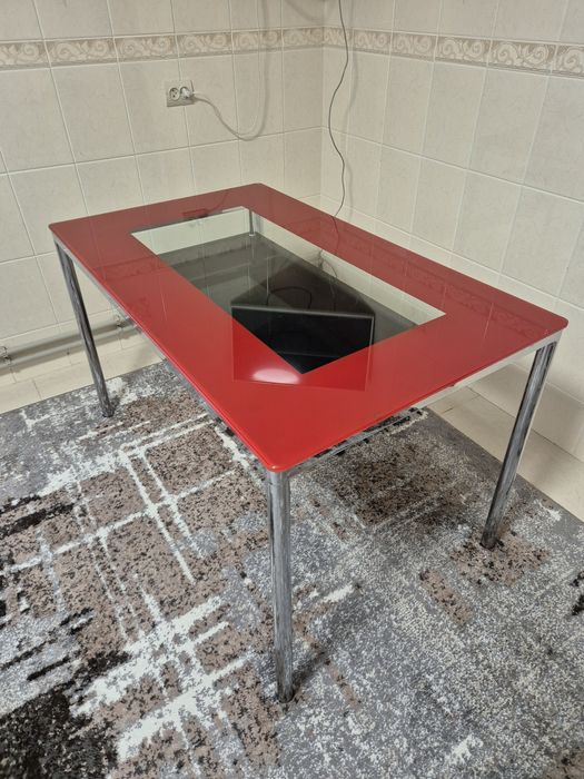 Продам скляний стіл