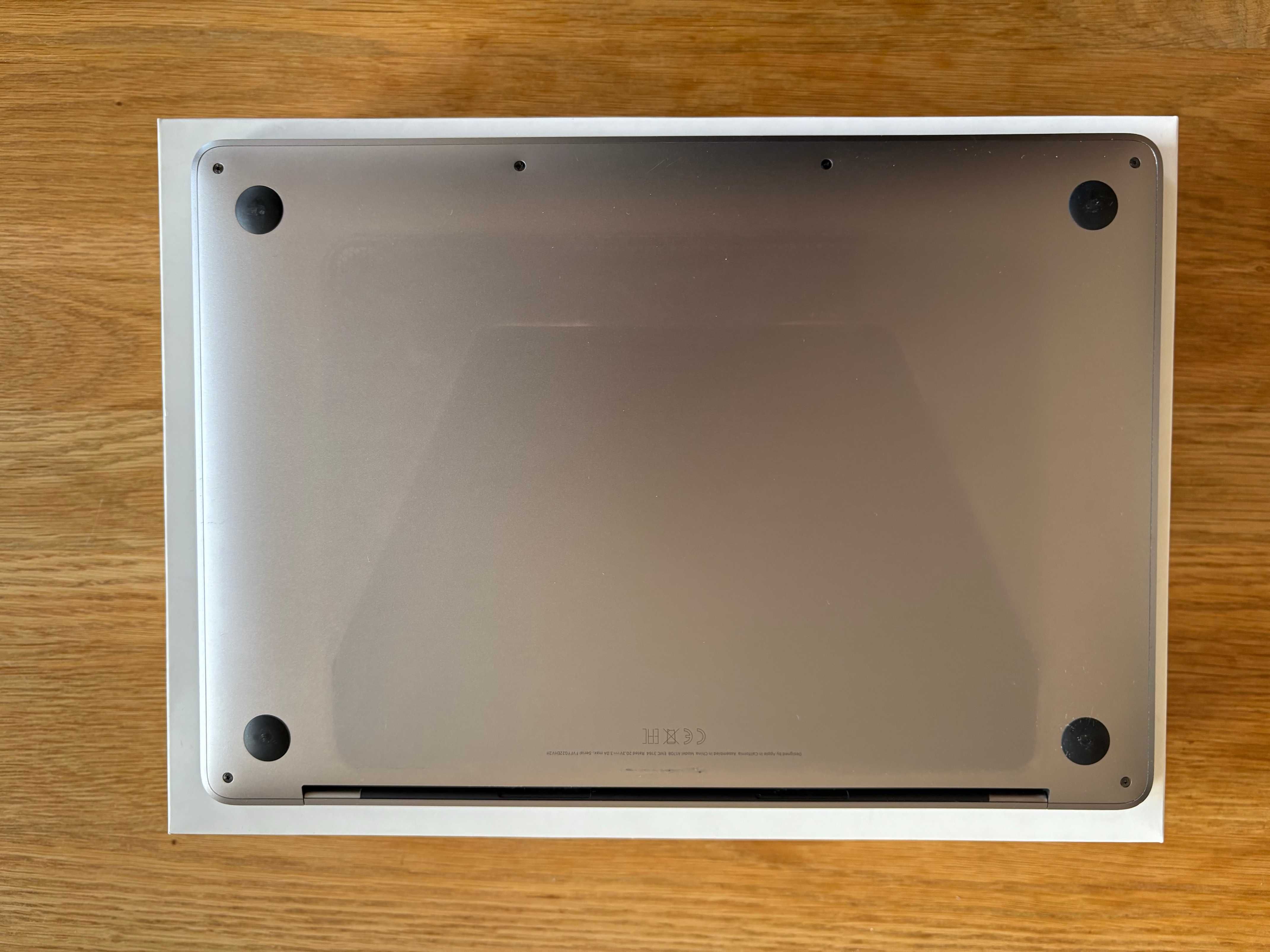 Apple MacBook Pro 13 (2017) – 16 GB RAM, 256 GB SSD