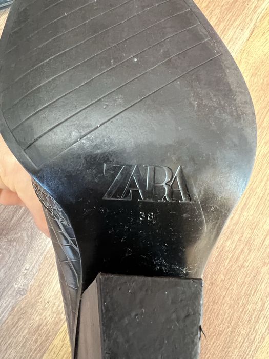 Ботінки -казачки. “Zara”