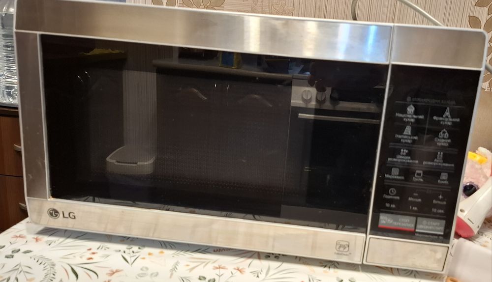 Мікрохвильовка LG