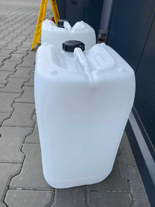 Kanister, kanistry, bańka plastikowa z korkiem 25L-20L raz zalane