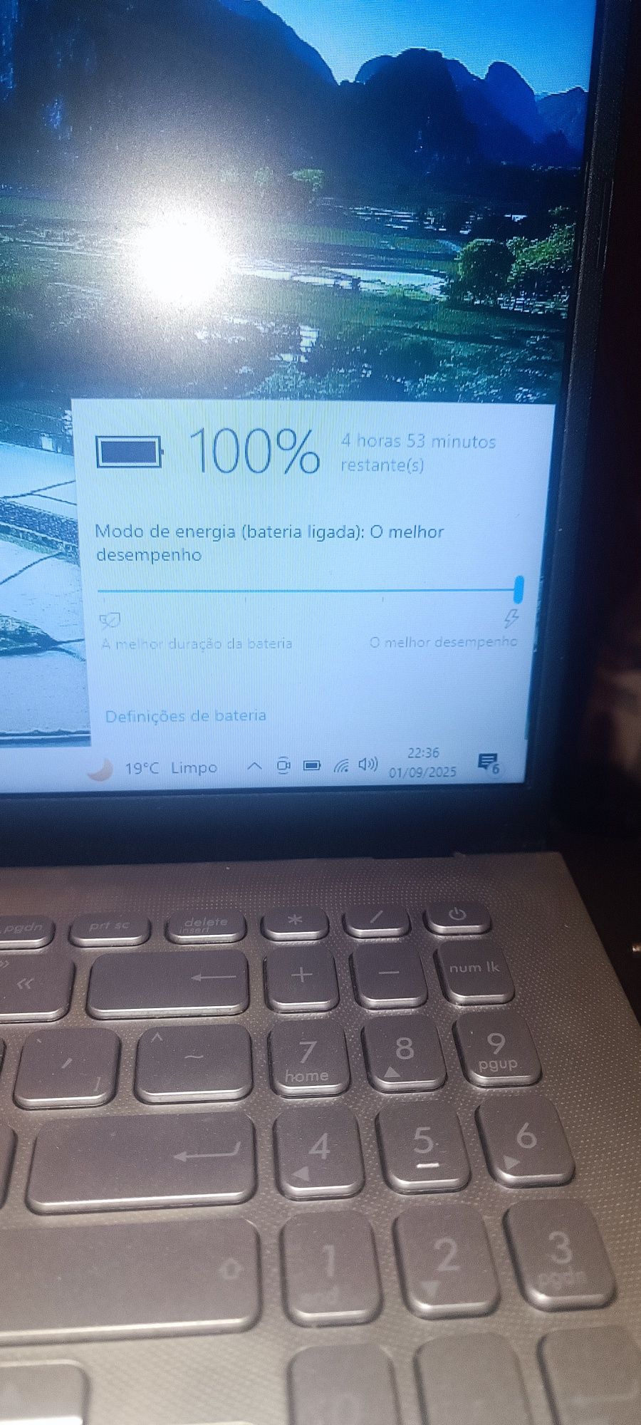 ASUS vivobook 15 ryzen 3