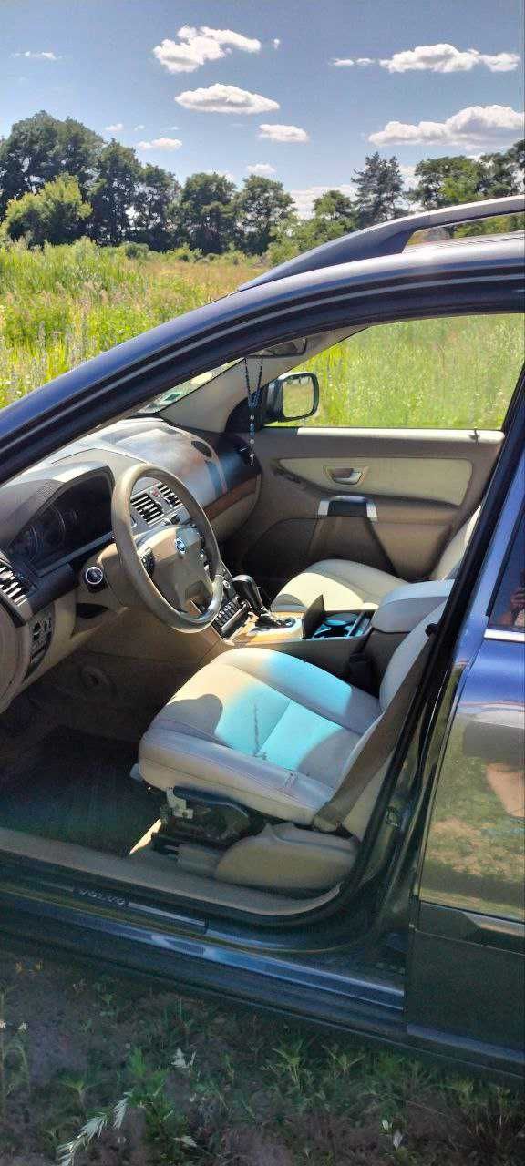 Volvo XC90, 2.4 TDI, повний привід, 7 місць, для військових