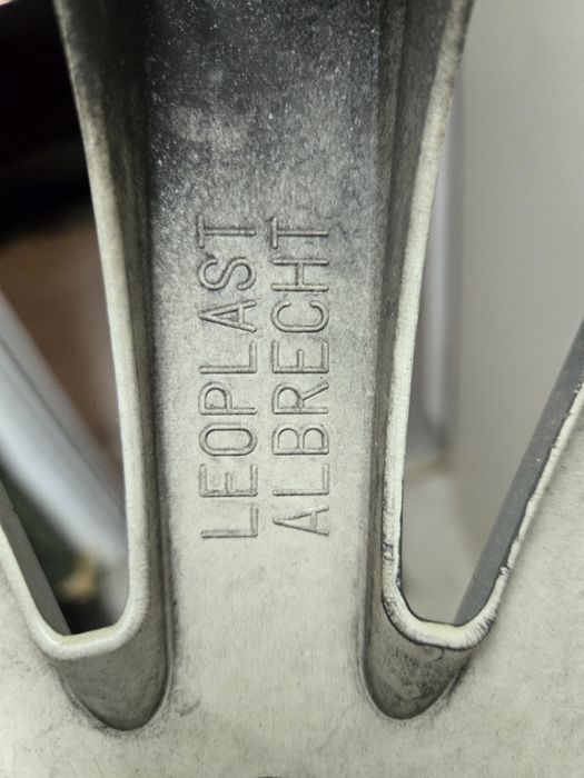 Nissan dekle kołpaki 16