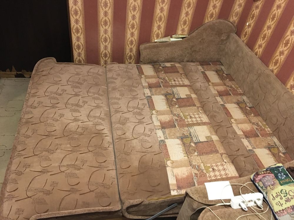 Продам два дивана