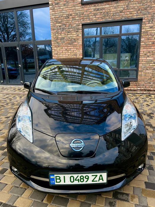 Продам Nissan Leaf 2012 - чорний, 24 кВт, 133000км, Кременчук