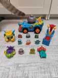 Zestaw super zings things pojazd kazoom racer samochód figurki dodatki