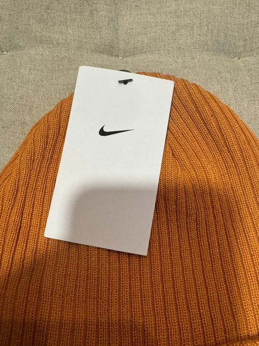 Шапка с отворотом Nike, оригинал!