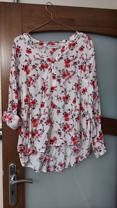 Bluzka z motywem kwiatowym elegancka 46 3XL