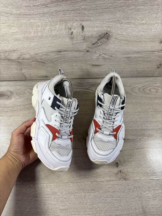 Tommy Hilfiger жіночі кросівки 37 розмір ОРИГІНАЛ