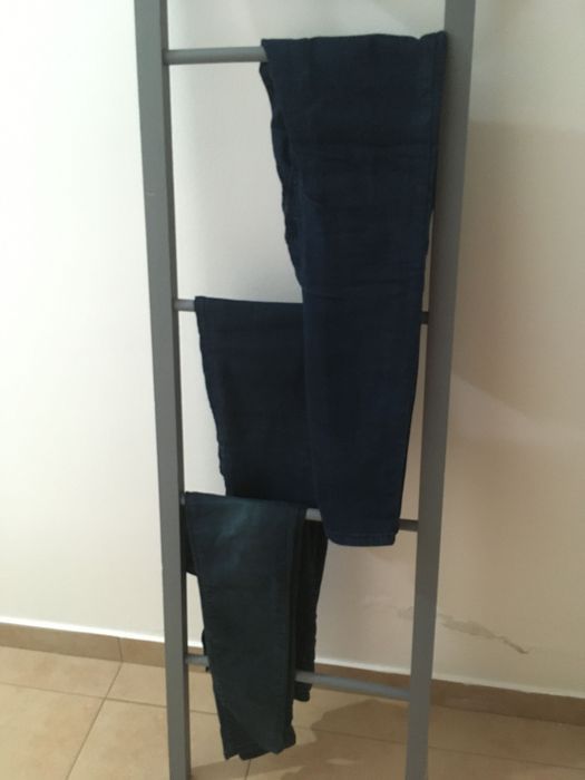 Várias peças de vestuário