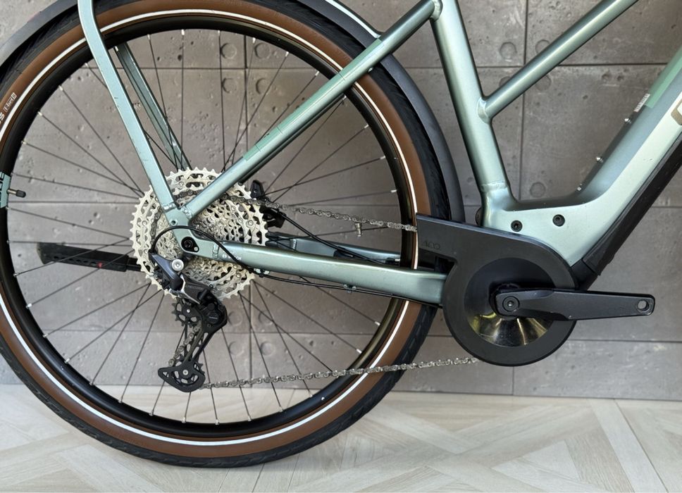 Електровелосипед міський Cube Kathmandu гарний стан