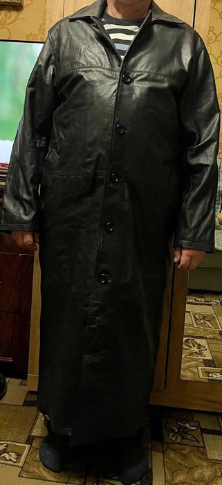 Чоловічий шкіряний плащ