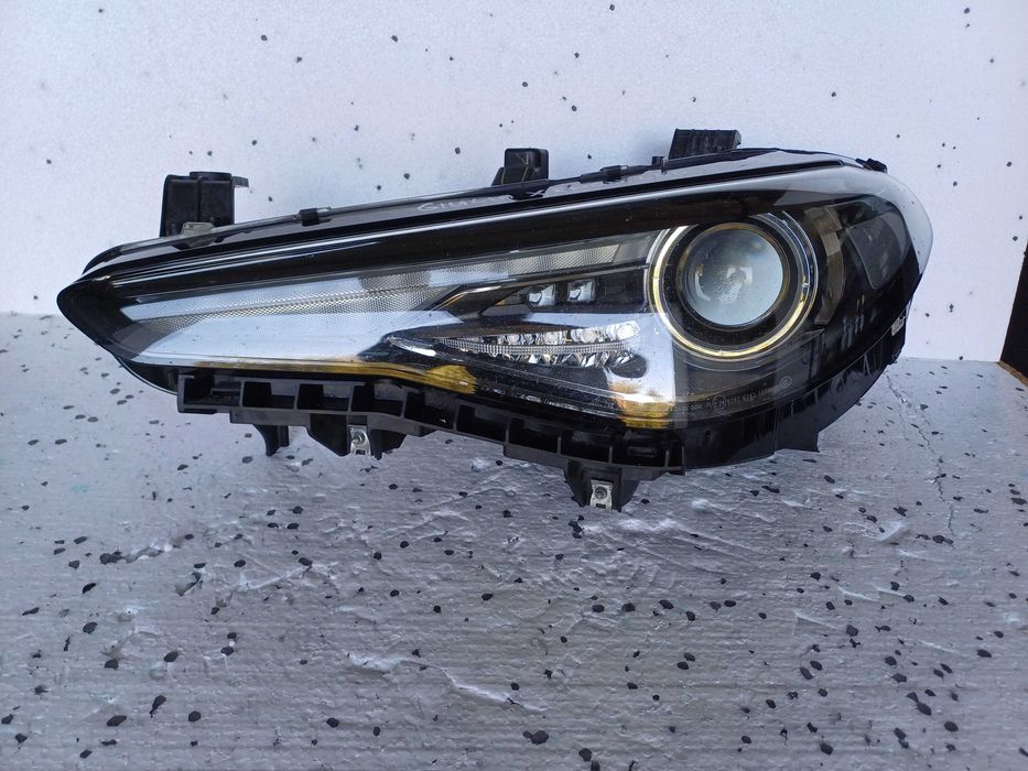 lampa lewa alfa romeo giulia xenon skrętny led model 5056.4104
