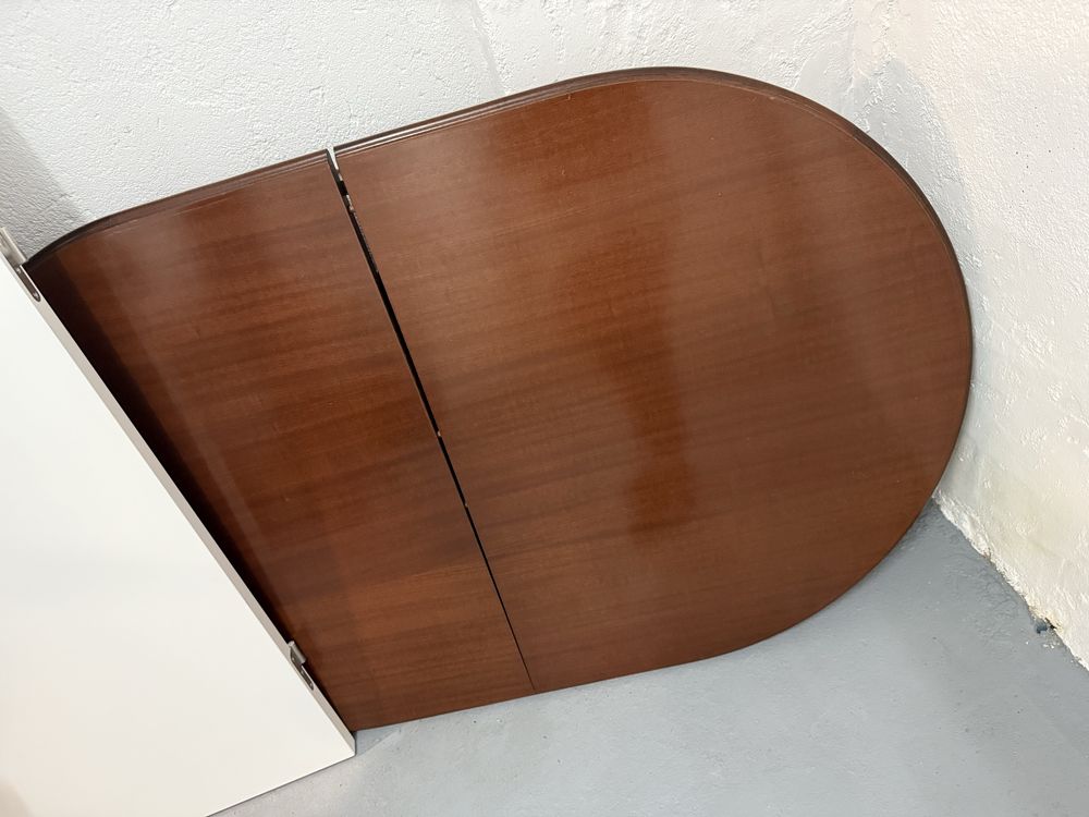 Mesa de madeira maciça com 6 cadeiras