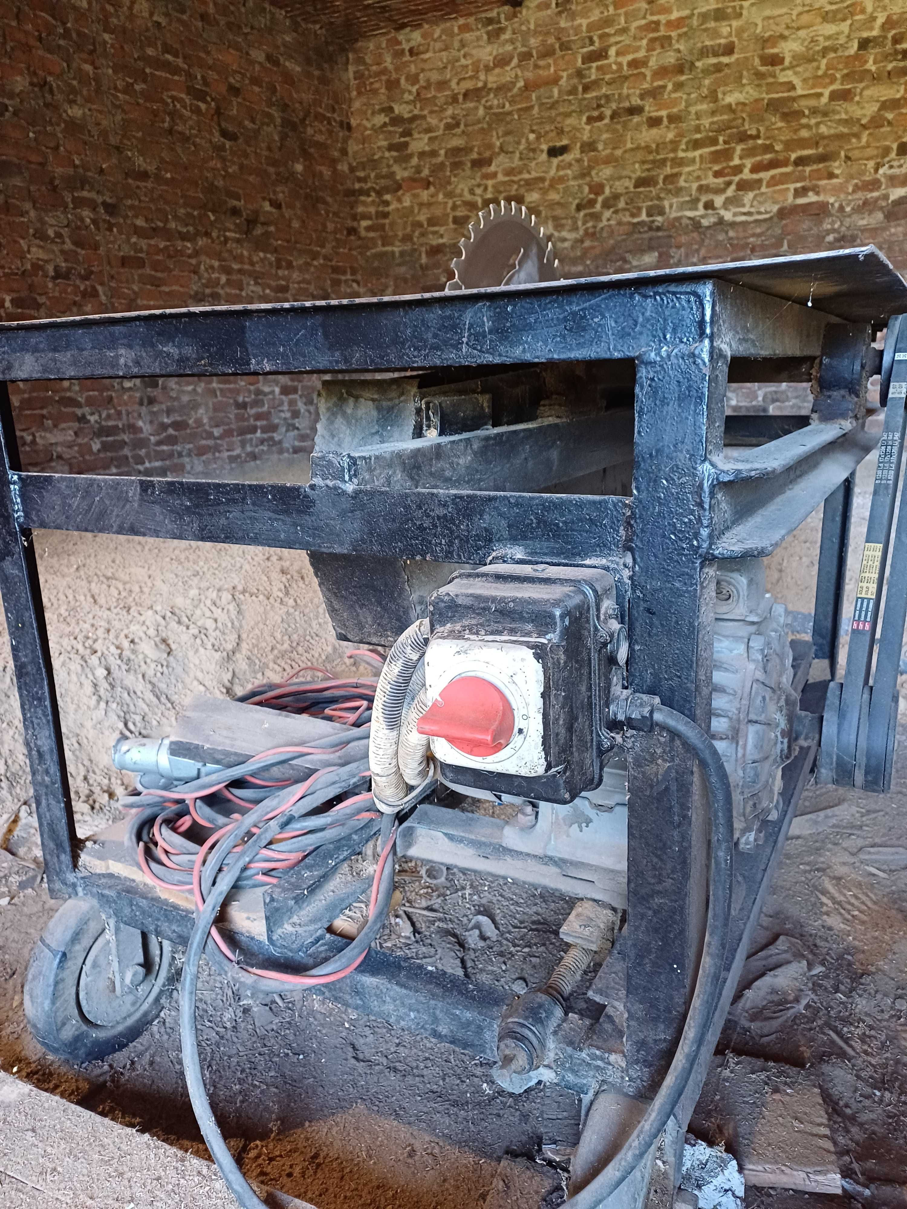 Stołowa pilarka tarczowa (Krajzega 7,5 kW)