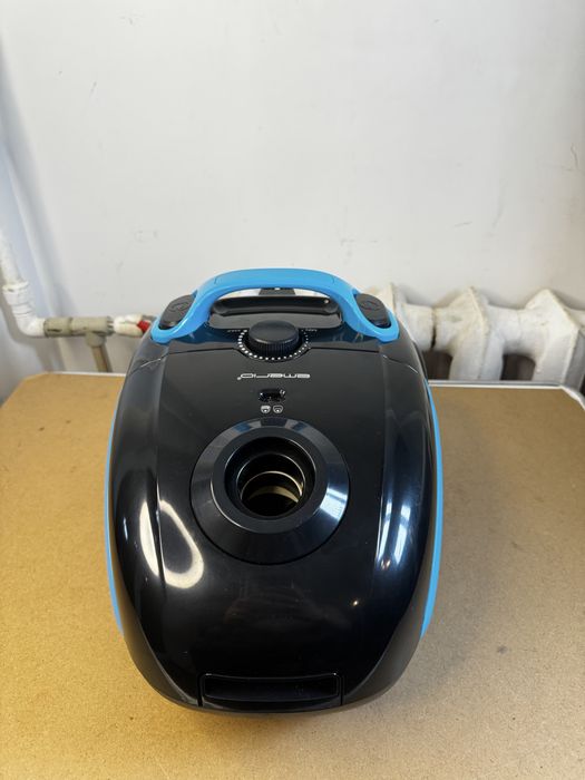 Пилосос Emerio CompactPro 800W з контейнером, потужний, стан гарний