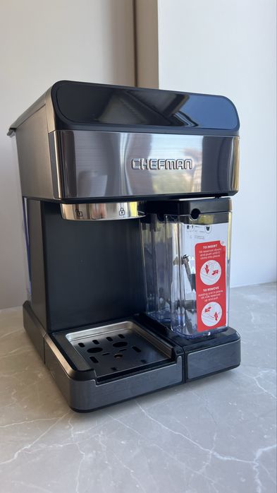 Еспресо-машина . Продам кавову машину з Америки . Не вживана