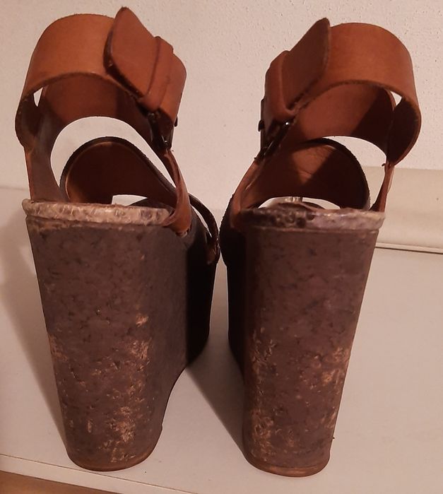 Sandalias de cunha com compensação