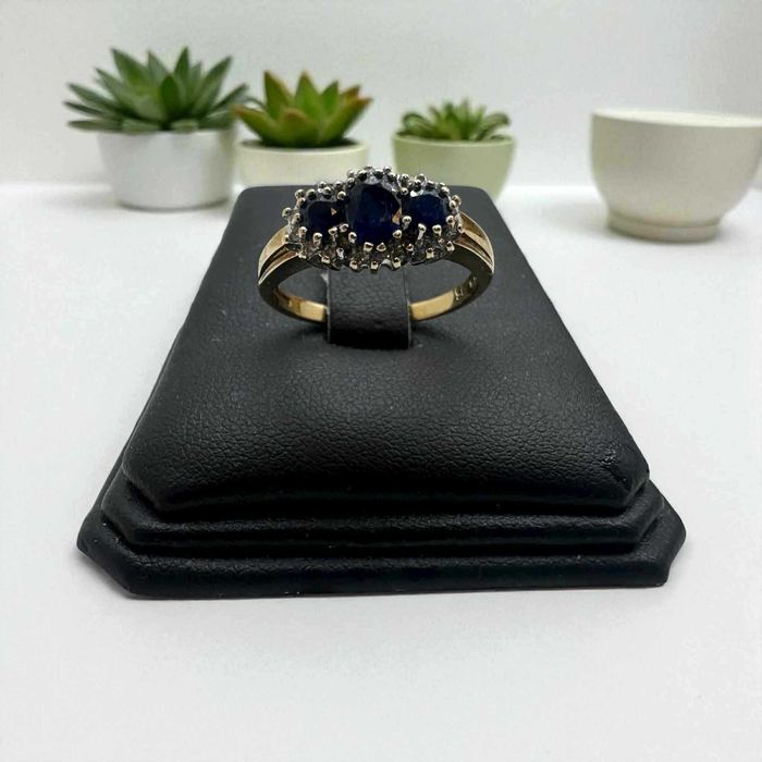 Zjawiskowy złoty pierścionek z szafirami i diamentami r21 3,81g