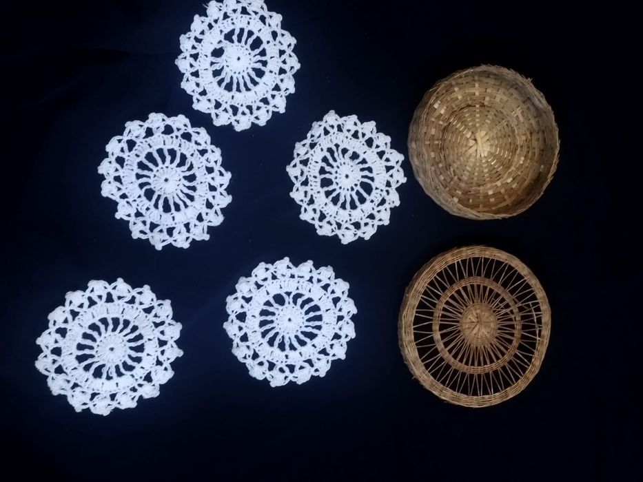 Cesto com cinco bases copos