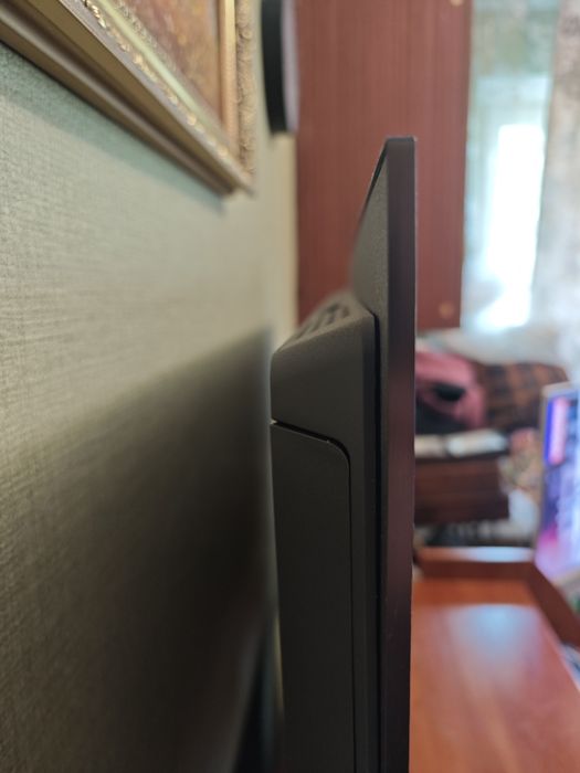 LG OLED42C48LA практически новый