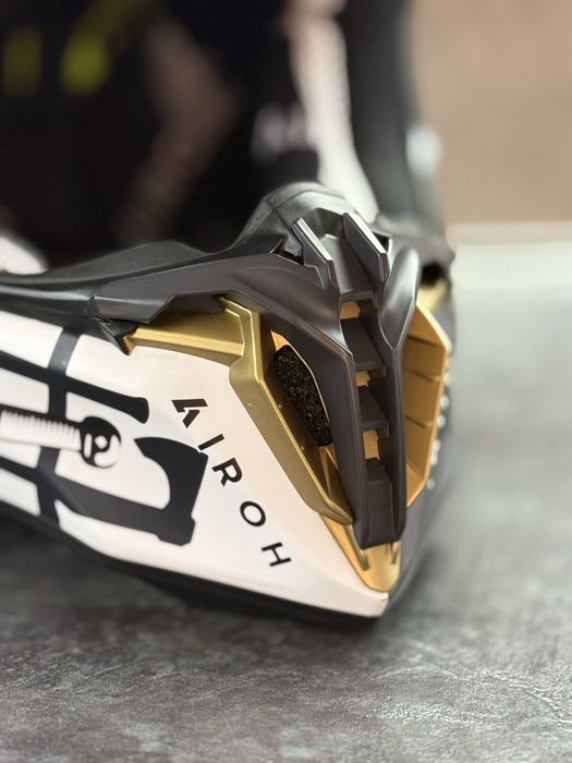 Шолом Airoh twist 2.0