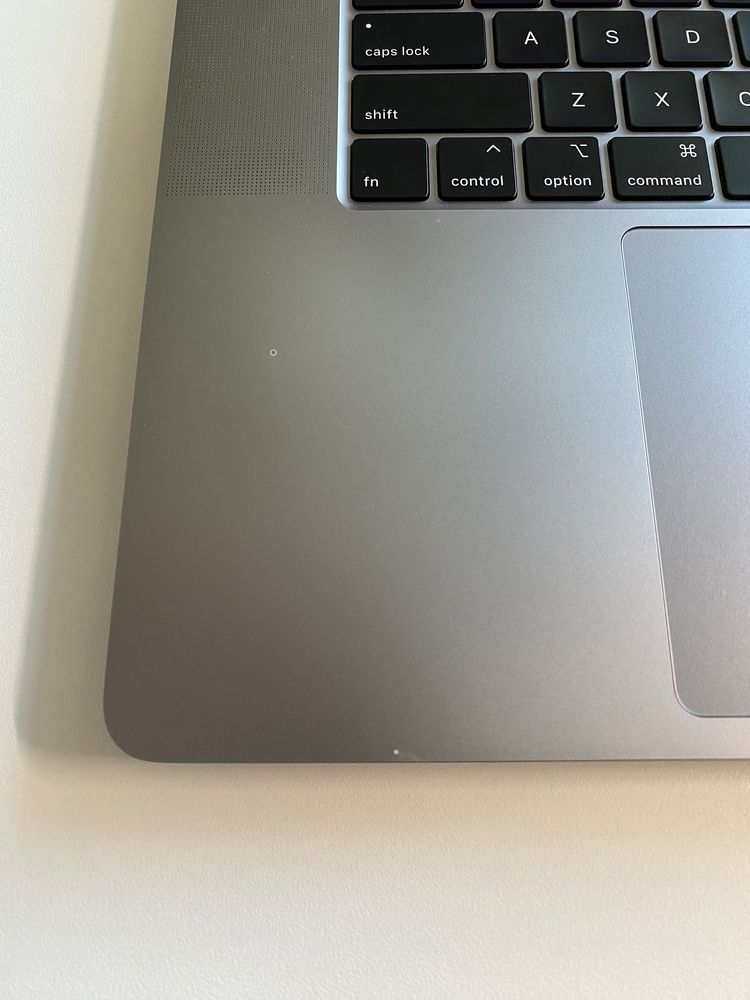 Apple MacBook Pro 16 ‘’ 2019 Space i7 / 16 GB / 512 SSD / Pro 5300m