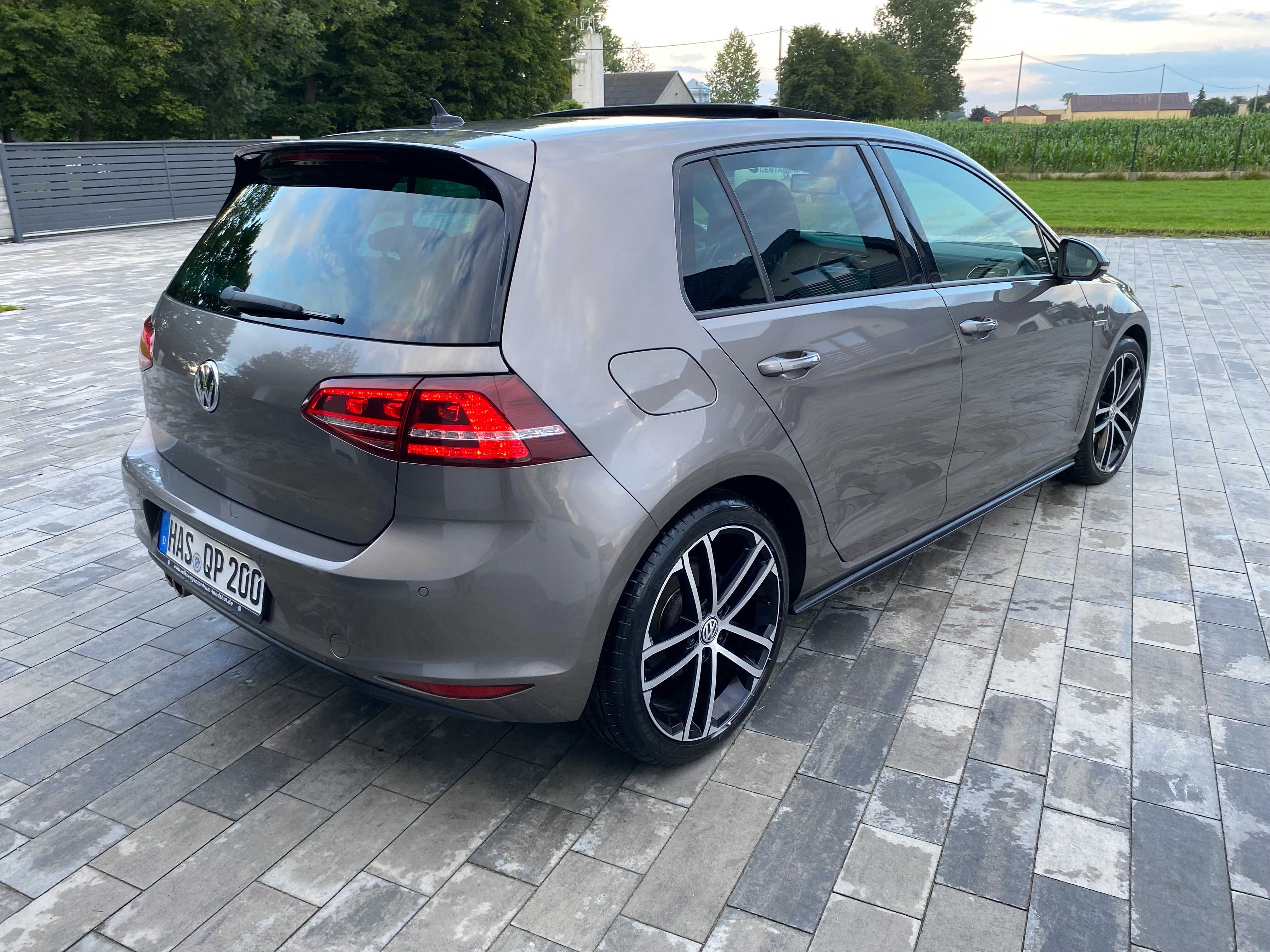 VW Golf VII GTD 2.0 TDI DSG alusy klimatronik Panorama pdc nawi  2015!