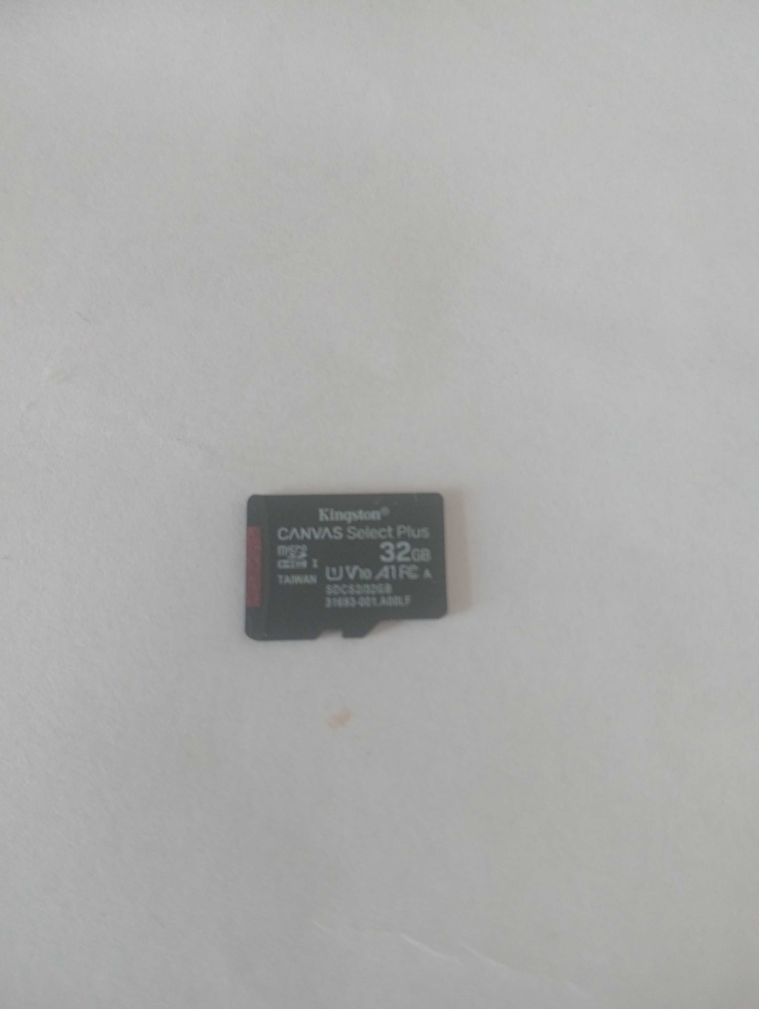 PSP 3004 + kamerka + 32GB pamięci z adapterem, ładowarka + 8 gier