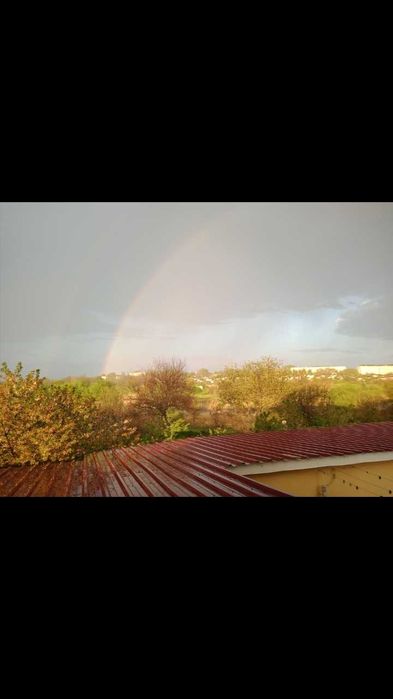 Двоповерховий будинок в с. Кінецьпіль.