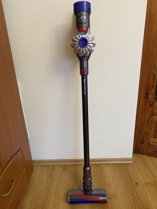 Dyson V8 absolute, pełny zestaw, 2 nowe filtry