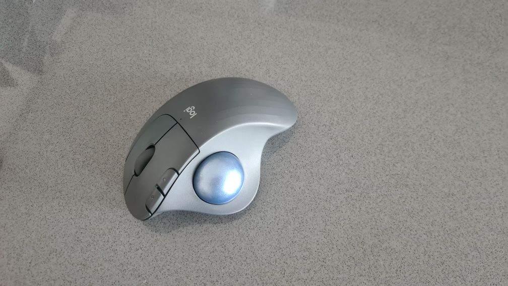 Мишка з трекболом Ergo M575 на гарантії