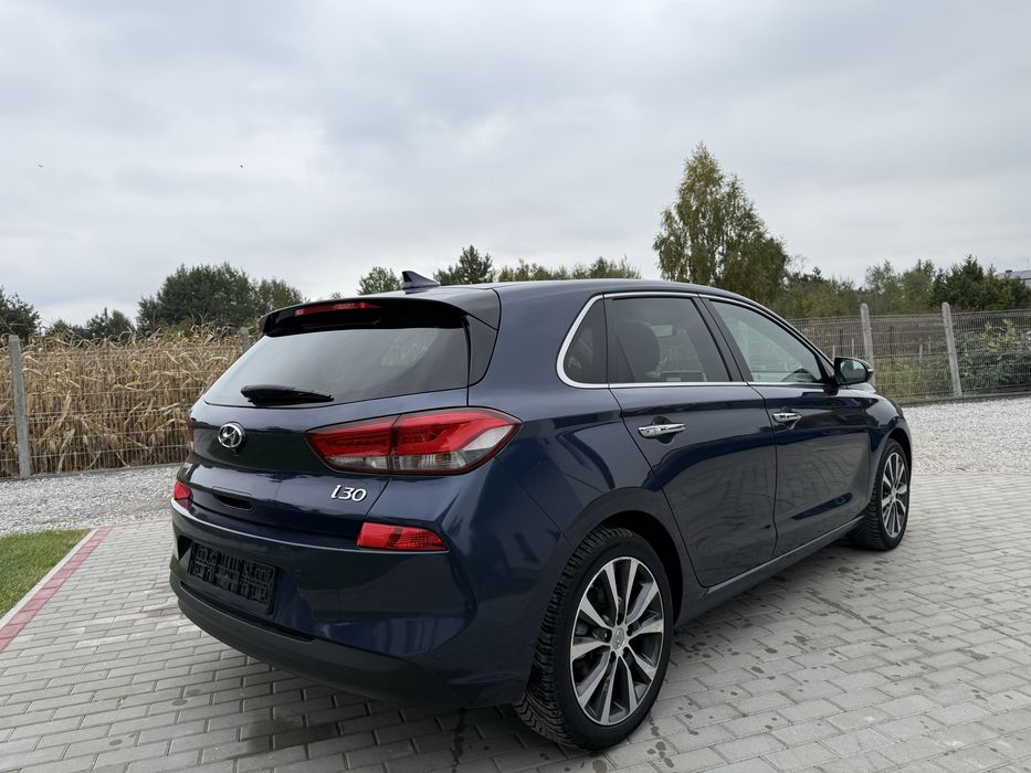 Hyundai i30 2017 rok 1.4 T-GDI benzyna  bogato wyposażony